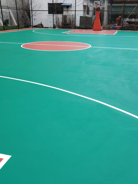 邵阳 球场长期使用易出现地面开裂